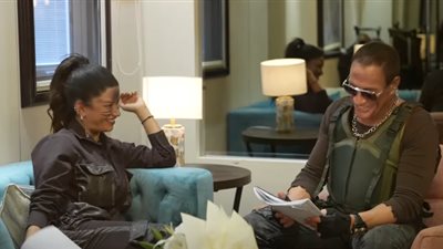 «هتبقي معايا الفيلم الجاي».. كواليس لقاء اللبنانية سينتيا خليفة والمصارع فاندام| فيديو