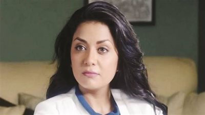 سهر الصايغ تروّج لـ«المداح 2» بالأسود المجسم والجمهور يُعلق: «في مارد قمر كدا»