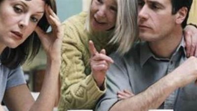 علياء تطلب الخلع: «حماتي وأخوات جوزي ضربوني علقة موت ولم يدافع عني!»