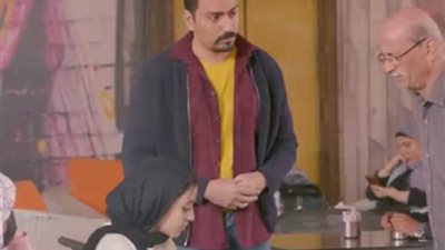 سيدات مصر يساعدن رجلًا مُسنًّا يبحث عن وظيفة بطريقة إنسانية.. فيديو