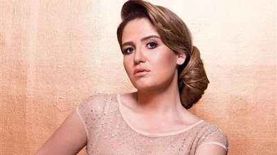 هنا شيحة: أعيش علاقة سامة في 