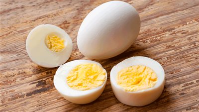 «إجعليه أساسيًا على مائدة سحورك».. البيض يزيد من نمو عقل طفلك