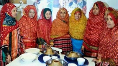 يتجهزن بطحن الشعير و«الجبنة» مشروبهن المفضل.. أسرار وطقوس المرأة الإرترية في رمضان