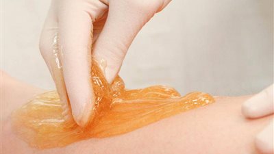 للسيدات قبل العيد.. تفسير حلم رؤيا إزالة الشعر بالحلاوة في المنام