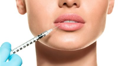 قبل عيد الفطر.. ودعي الفلير واحصلي على شفايف منتفخة بـ5 جنيهات