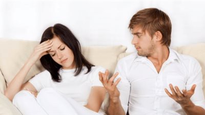 سيدة تطلب الخلع: رفض توفير خادمة أجنبية وحرمني من السفر للخارج لعمل 