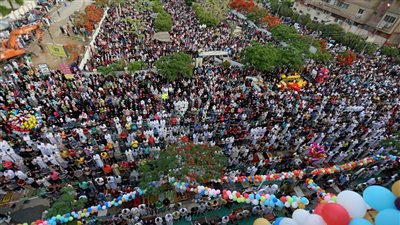 حكم من بدأ الصيام في مصر وسافر إلى بلد يختلف العيد فيه.. «الإفتاء» تجيب