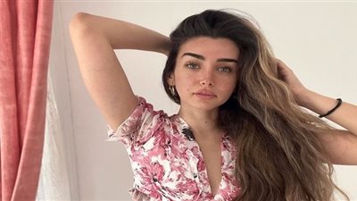 هنا الزاهد تخوض تجربة السينما بثلاثة وجوه دفعة واحدة