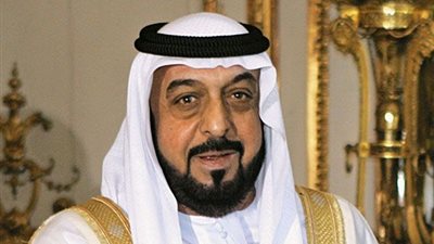 الشيخ خليفة نصير المرأة.. قضى على أمية النساء وشغلت أعلى المناصب في عهده