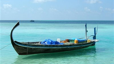 رأيت أني أركب قارب صغير في المنام.. اعرفي تفسير الحلم لابن سيرين