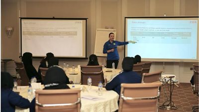 فيفا يختتم أعمال الدورة التدريبية للمحكمات بالسعودية