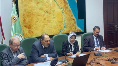 وزير الزراعة يعلن بدء تنفيذ الزراعة التعاقدية في الذرة