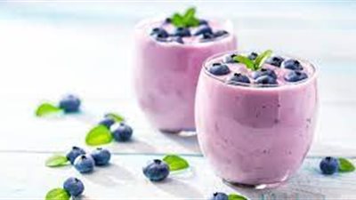 طريقة تحضير سموذي التوت المنعش بالمنزل 