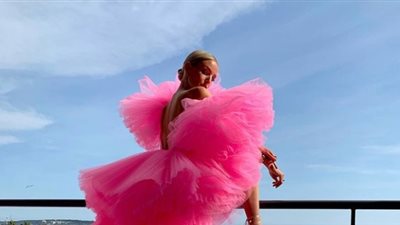 أسوأ إطلالة.. البلوجر الألمانية ليوني هان تغضب شرطة الموضة بمهرجان كان| صور