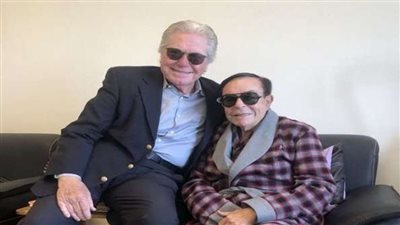 نشرة أهل الفن.. عمرو دياب يتصدر بـ«اللي يمشي يمشي».. ومرض مصطفى كامل وأخر لقاء لـ حسين فهمي بـ سمير صبري