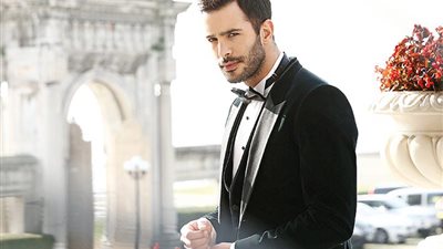 «عمر إبليكجي» النجم التركي باريش أردوتش ينتظر مولوده الأول ويكشف عن جنسه