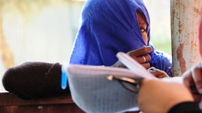 فقر الدورة الشهرية.. فتيات عاجزات عن شراء الفوط الصحية