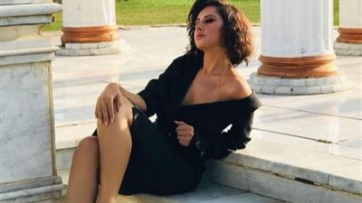 ياسمين رئيس تخرج من عباءة هادي الباجوري بـ