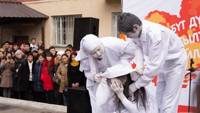 «دون اعتراض من الأهل».. مجتمعات تُبارك خطف العروس قبل الزفاف!