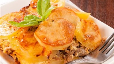 طريقة عمل صينية بطاطس باللحمة المفرومة.. «سهلة وموفرة»