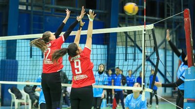 مليون جنيه وسيارة.. نادي الزمالك يخطف رباعي طائرة الأهلي (خاص)