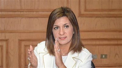 الأمهات المصريات يتعاطفن مع وزيرة الهجرة نبيلة مكرم بعد اتهام ابنها بالقتل| صور