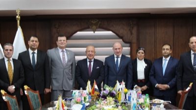 البنك الأهلي المصري يوقع بروتوكول تعاون مع الأكاديمية الوطنية لمكافحة الفساد