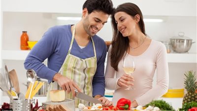 «التفهم والاحتواء» نصائح لتعامل الزوج مع زوجته أثناء فترة الحيض