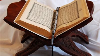 حكم قراءة القرآن قبل صلاة الجمعة.. «الإفتاء» تُجيب 