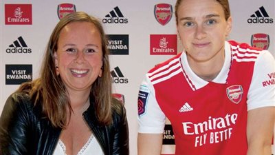 فيفيان ميديما بعد التجديد لأرسنال: الدوري الإنجليزي للسيدات الأقوى عالميًا