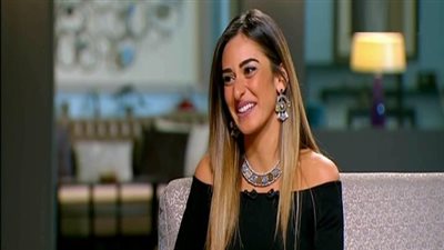 أمينة خليل: «أنا ضد كلمة مُزة.. لكن كلنا مزز من جوانا»| فيديو