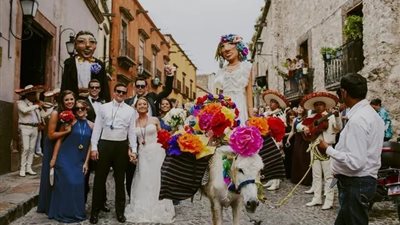 من اللاسو إلى هروب الزوجين.. أغرب عادات أمريكا اللاتينية في الزفاف| صور