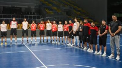  منتخب السلة يقف دقيقة حدادًا على روح 