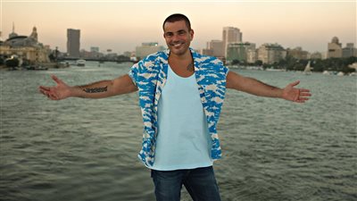 بعد ترويجه لمنتجع سياحي.. عمرو دياب يتربع على عرش التريند 