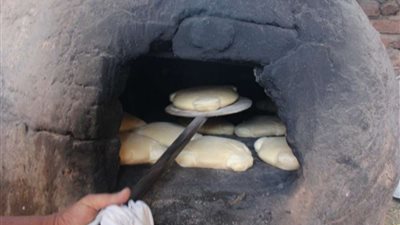 تفسير حلم العجين وخبز العيش في الفرن للبنات والمتزوجات لابن سيرين