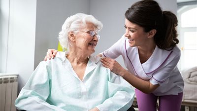 «في اليوم العالمي للمسنين» واحد من كل ستة يتعرضون لسوء المعاملة و20% مصابين بأمراض عقلية