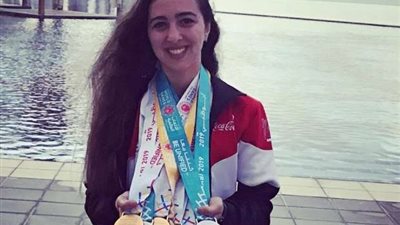 هادية حسني بطلة الريشة الطائرة.. ملكة أفريقية بدرجة صيدلانية