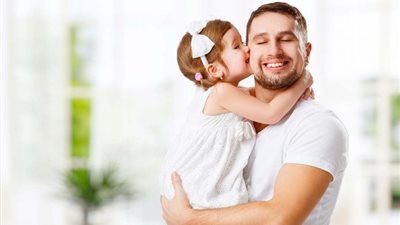 «يا أبو البنات يا شايل الهم للممات» أصل المثل الشعبي في عيد الأب