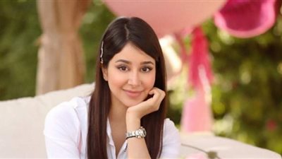 أسيل عمران تخطف الأنظار بإطلالة هادئة من متحف اللوفر| صور