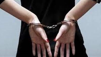 نصابة سوهاج استولت على بطاقاتهن الشخصية ولهفت أموالهن  