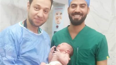 الولادة الأسطورية.. سيدة تحمل وتلد في 13 دقيقة فقط