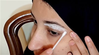 حكم تجميل الحواجب وعلاقته بالنمص المنهي عنه شرعًا.. «الإفتاء» تُجيب