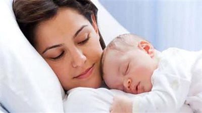 أبرزها الموز.. أطعمة سحرية للأمهات المرضعات