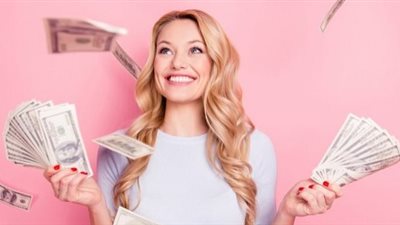 هل يجوز للمرأة التصرف في مالها دون علم زوجها؟.. الإفتاء تُجيب