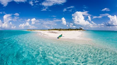 السباحة مع القرش وزيارة كهف جيمس بوند.. أسرار مثيرة في اكسوما كاي| صور