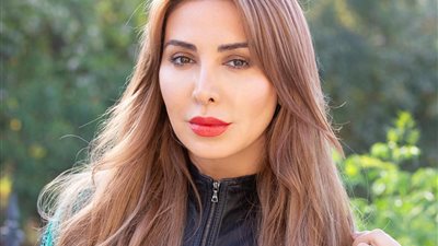 بالجلد الزيتي.. جويل مردينيان بإطلالة أنيقة في أحدث ظهور لها