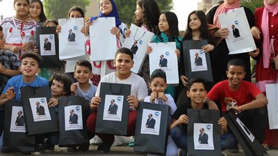 بالصور.. «مستقبل وطن» يوزع هدايا من الرئيس للأطفال بمناسبة عيد الأضحى
