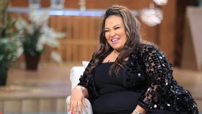 بشعر أصفر.. ويزو تخطف الأنظار بلوك مختلف| صور