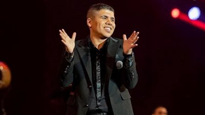 عمر كمال عن تقبيل عبد الباسط حمودة: 