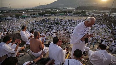 بث مباشر| بدء تصعيد الحجاج إلى مشعر عرفات لأداء ركن الحج الأعظم